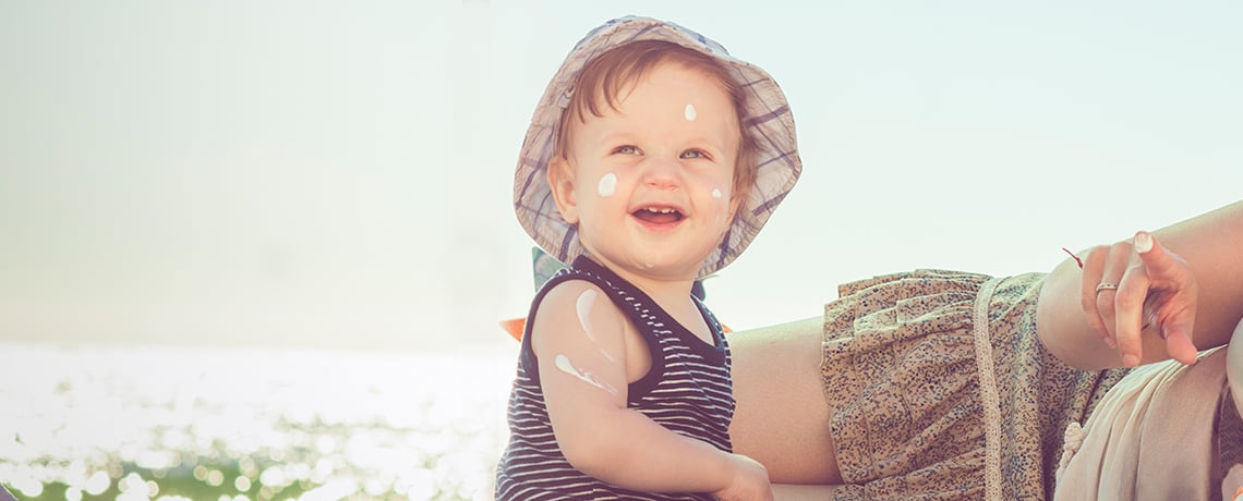 creme-solaire-bebe-enfant-facteur-de-protection-solaire-amavita-pharmacie