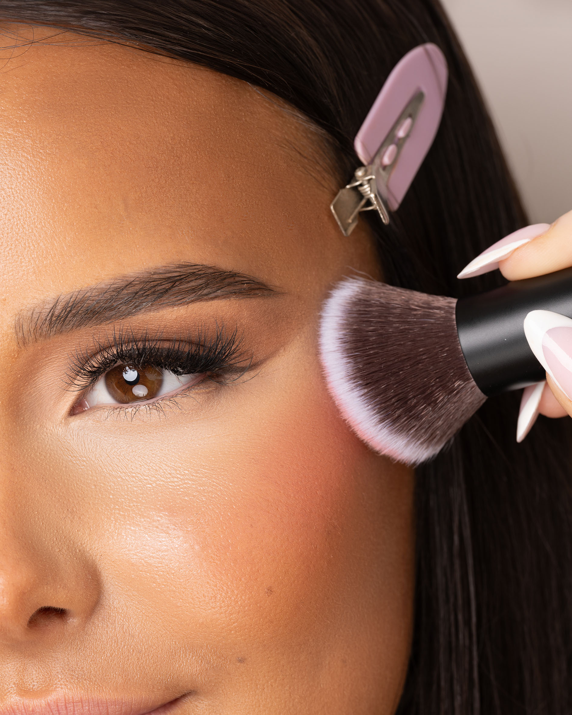 BRUSHWORKS Angled Blush Brush, Bild 4 von 5
