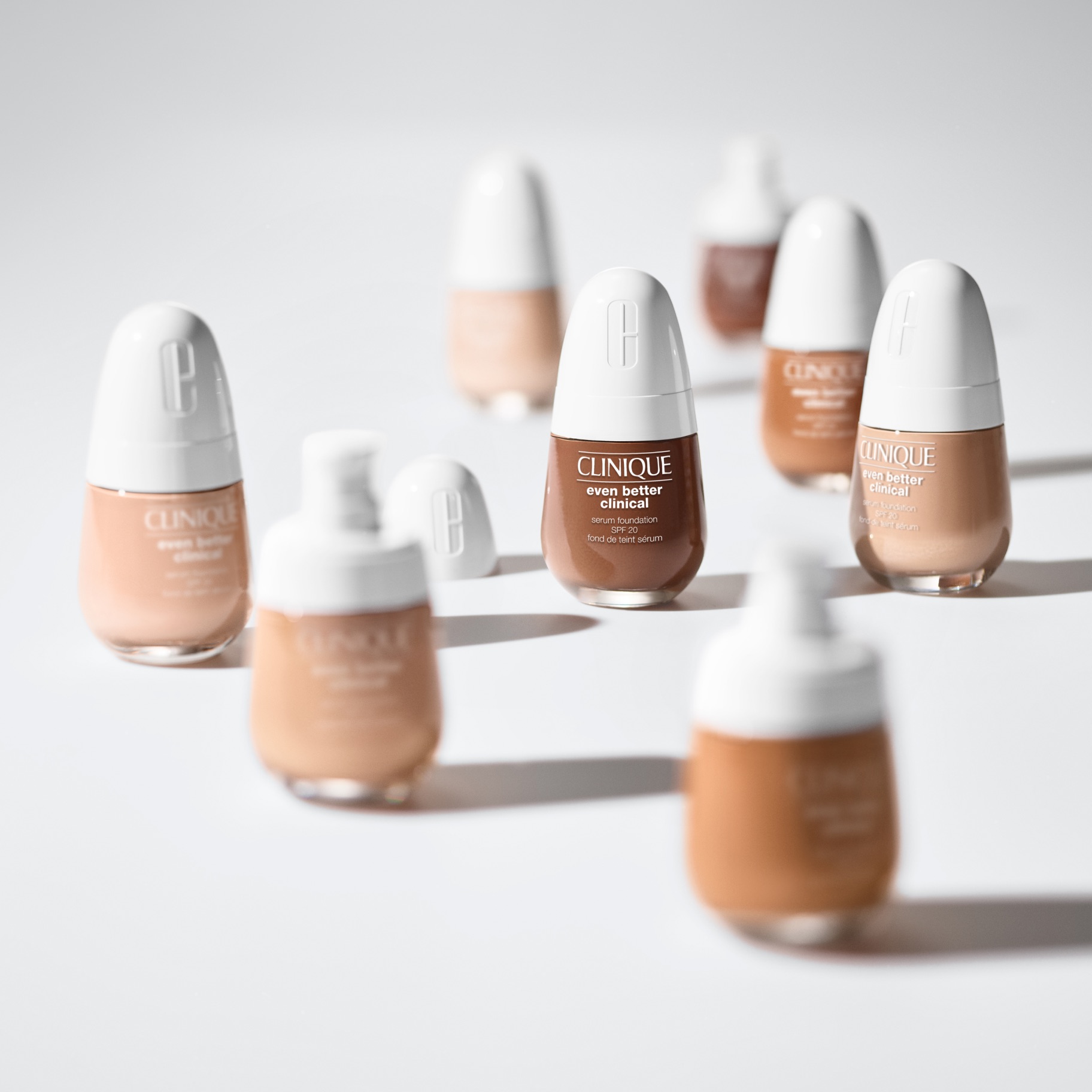 Clinique Even Better Clinical Serum Foundation, Bild 2 von 3