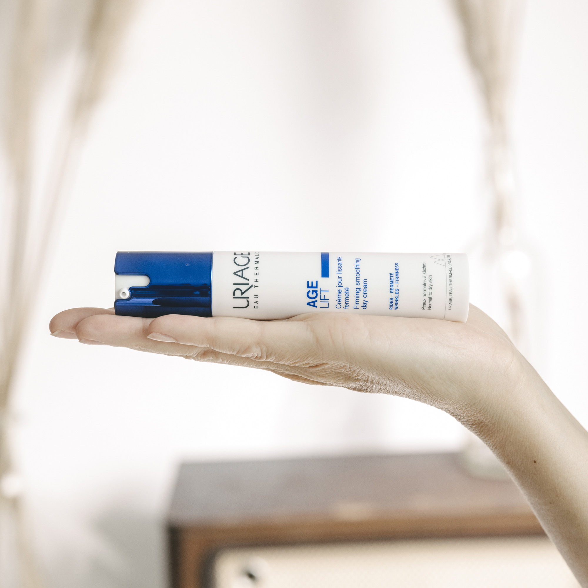 URIAGE Age Lift Creme, Bild 4 von 5