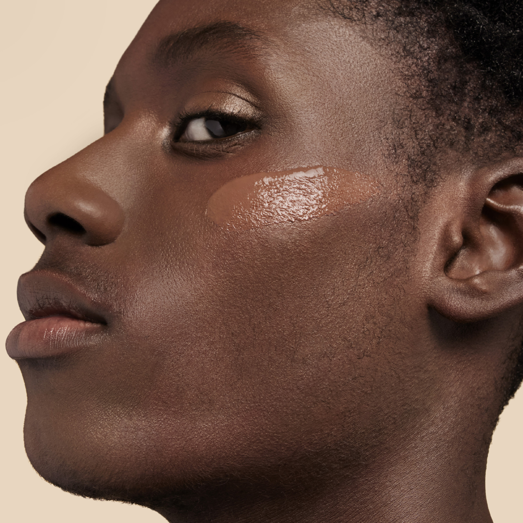 Yves Saint Laurent All Hours Foundation, image 3 sur 5